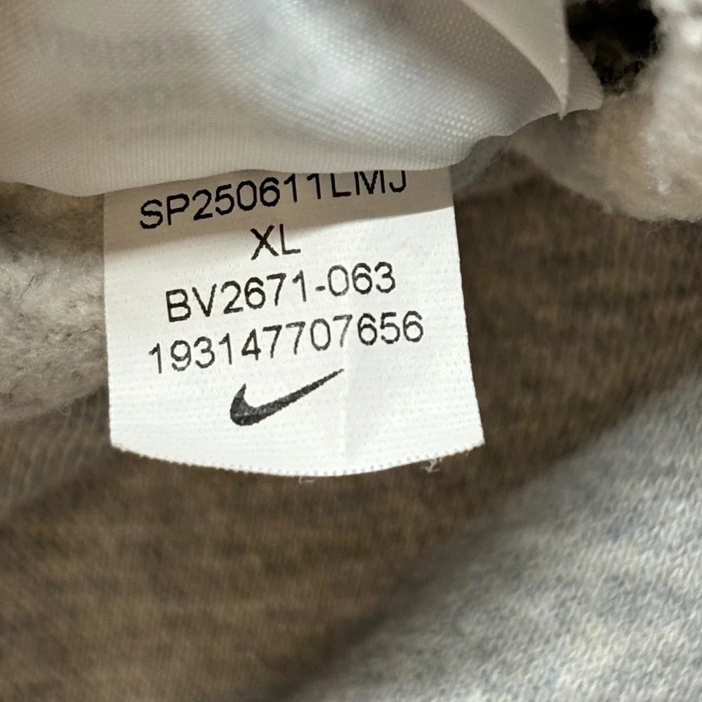 Nike sportswear club